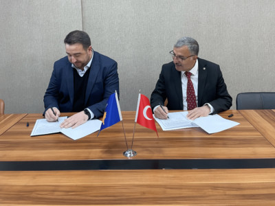 Arrihet marrëveshje bashkëpunim me Universitetin Karamanoğlu Mehmetbey nga Turqia