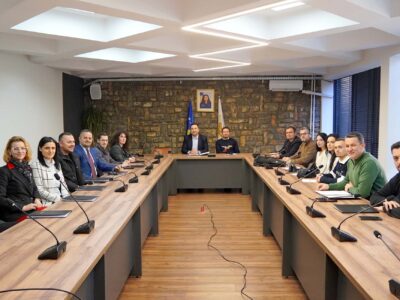 Në ambientet e universitetit u zhvillua ceremonia e nënshkrimit të marrëveshjeve për grantet e vogla hulumtuese, me përfituesit e projekteve të përzgjedhura.