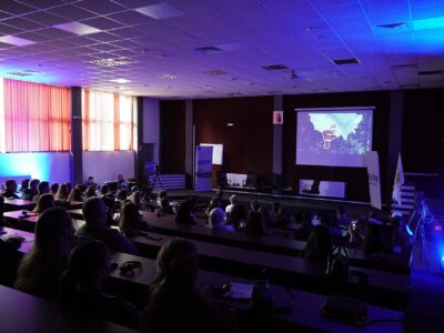 Në Universitetin e Prizrenit u diskutua për personat e pagjetur dhe kujtesën kolektive